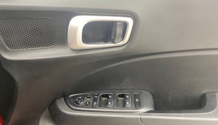 2021 Hyundai VENUE SX PLUS 1.0 TURBO DCT, Petrol, Automatic, 88,218 km, Driver Side Door Panels Control