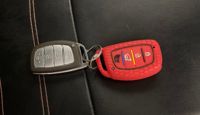 2021 Hyundai VENUE SX PLUS 1.0 TURBO DCT, Petrol, Automatic, 88,218 km, Key Close Up