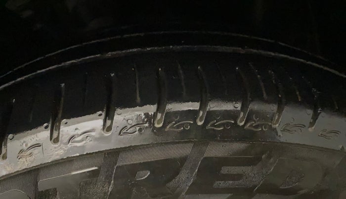 2024 Tata ALTROZ XM PLUS PETROL, Petrol, Manual, 42,048 km, Right Front Tyre Tread