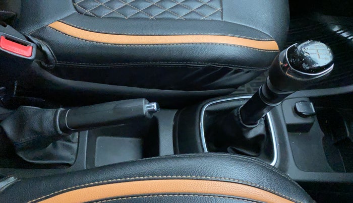 2019 Renault Kwid RXT 1.0 (O), Petrol, Manual, 45,766 km, Gear Lever