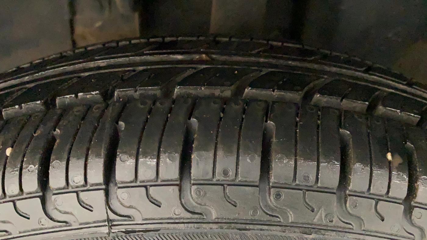 2019 Renault Kwid RXT 1.0 (O), Petrol, Manual, 45,766 km, Left Front Tyre Tread