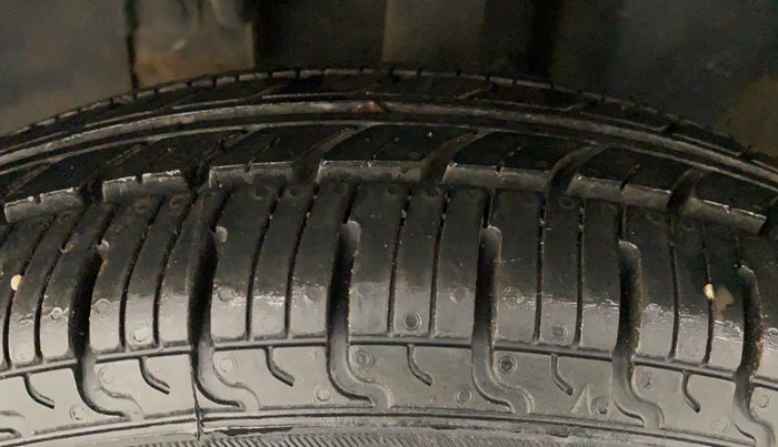 2019 Renault Kwid RXT 1.0 (O), Petrol, Manual, 45,766 km, Left Front Tyre Tread