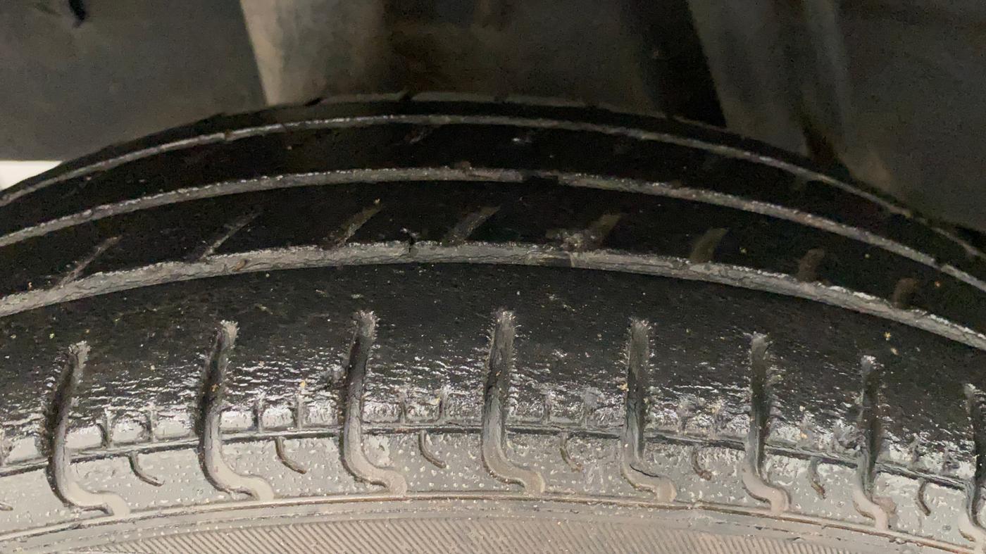 2019 Renault Kwid RXT 1.0 (O), Petrol, Manual, 45,766 km, Right Rear Tyre Tread