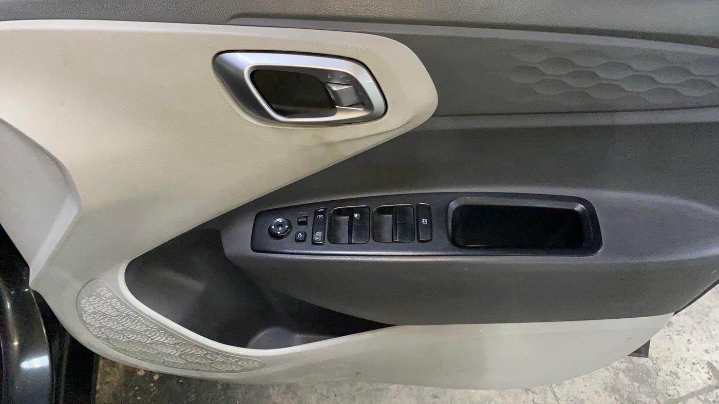 2020 Hyundai GRAND I10 NIOS SPORTZ 1.2 KAPPA VTVT, Petrol, Manual, 38,665 km, Driver Side Door Panels Control