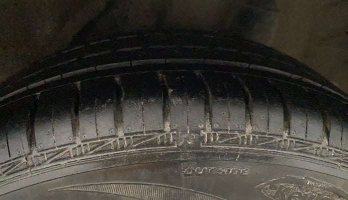 2015 Honda Amaze 1.5L I-DTEC S, Diesel, Manual, 76,316 km, Left Rear Tyre Tread