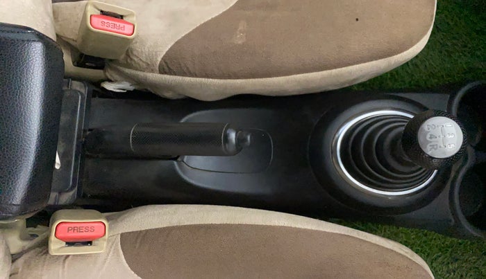 2015 Honda Amaze 1.5L I-DTEC S, Diesel, Manual, 76,316 km, Gear Lever