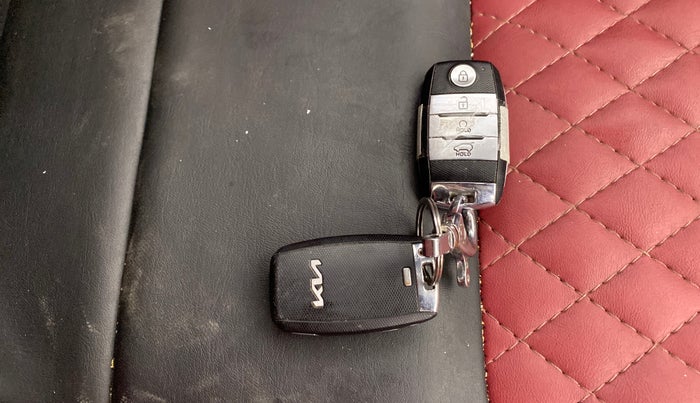 2023 KIA SONET HTK PLUS 1.0 IMT, Petrol, Manual, 59,912 km, Key Close Up