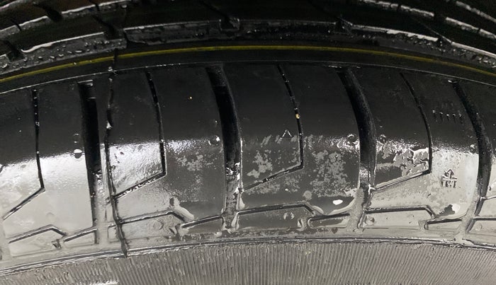 2023 KIA SONET HTK PLUS 1.0 IMT, Petrol, Manual, 59,912 km, Right Front Tyre Tread