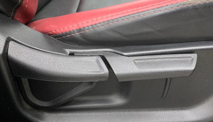 2023 KIA SONET HTK PLUS 1.0 IMT, Petrol, Manual, 59,912 km, Driver Side Adjustment Panel