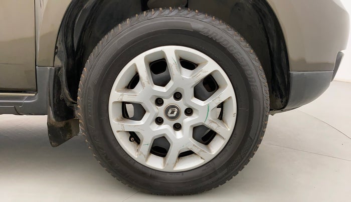 2017 Renault Duster RXL PETROL, Petrol, Manual, 50,772 km, Right Front Wheel