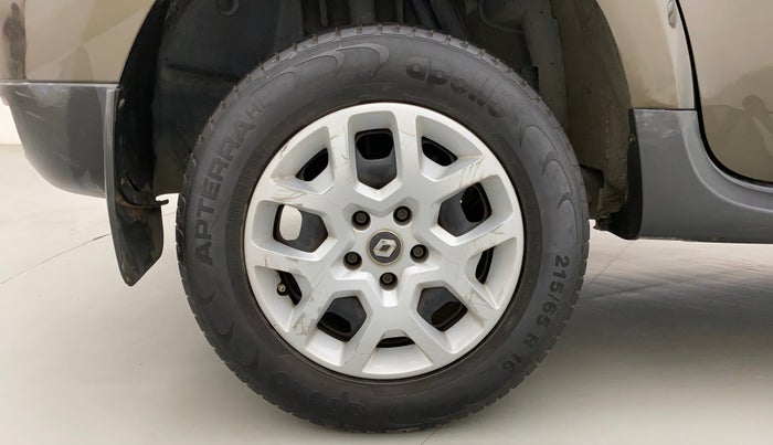 2017 Renault Duster RXL PETROL, Petrol, Manual, 50,772 km, Right Rear Wheel