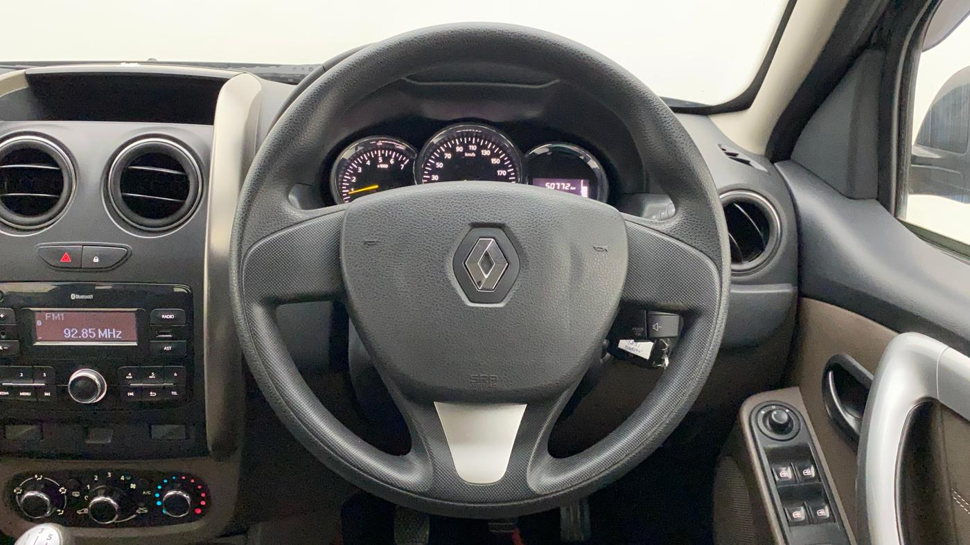 2017 Renault Duster RXL PETROL, Petrol, Manual, 50,772 km, Steering Wheel Close Up
