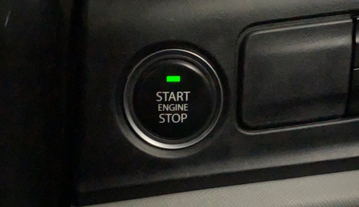 2020 Tata ALTROZ XZ PLUS PETROL, Petrol, Manual, 67,821 km, Keyless Start/ Stop Button