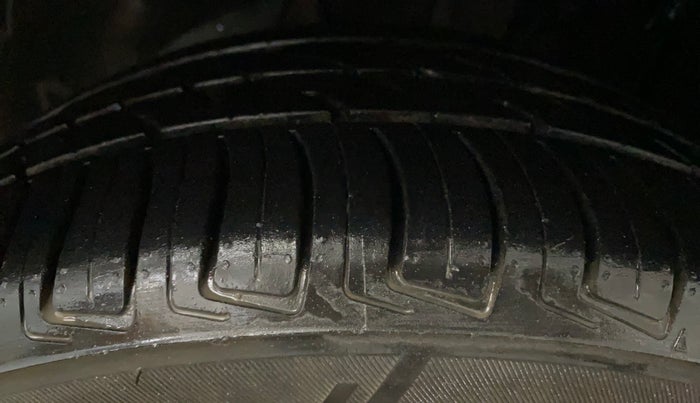 2020 Tata ALTROZ XZ PLUS PETROL, Petrol, Manual, 67,821 km, Left Front Tyre Tread