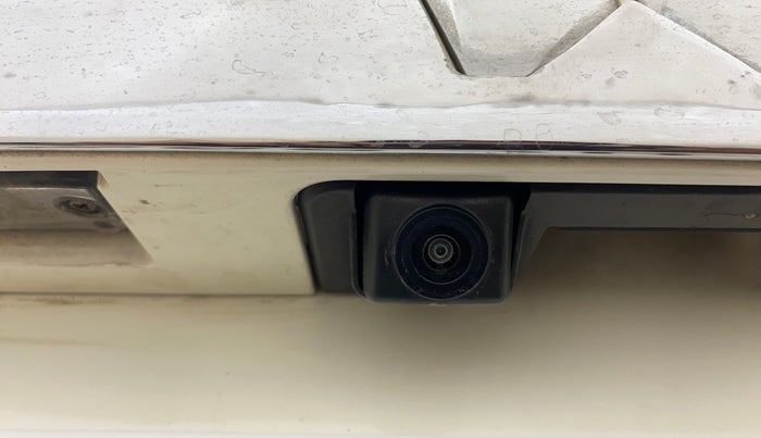 2023 Mahindra XUV300 W8 (O) 1.5 DIESEL AMT, Diesel, Automatic, 25,849 km, Parking Camera