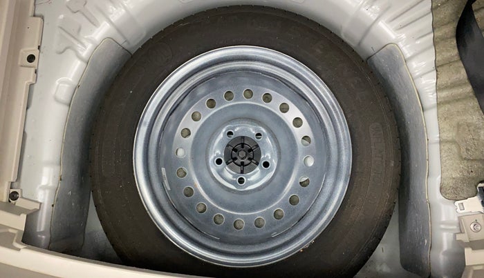 2023 Mahindra XUV300 W8 (O) 1.5 DIESEL AMT, Diesel, Automatic, 25,849 km, Spare Tyre