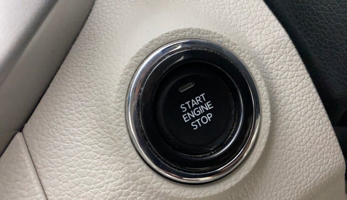 2023 Mahindra XUV300 W8 (O) 1.5 DIESEL AMT, Diesel, Automatic, 25,849 km, Keyless Start/ Stop Button