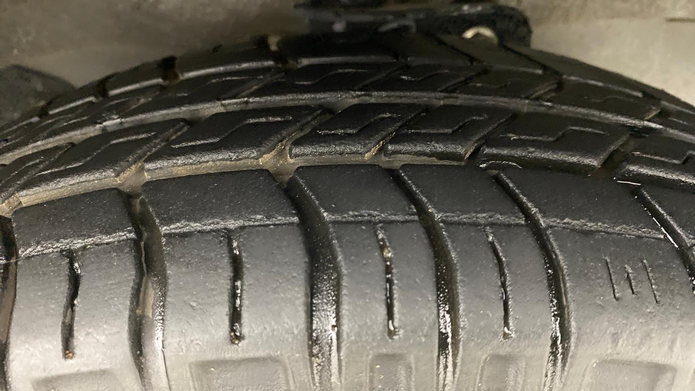 2020 Maruti Eeco 5 STR WITH AC PLUSHTR, Petrol, Manual, 7,951 km, Right Front Tyre Tread