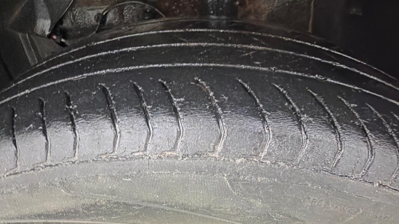 2022 Maruti BREZZA LXI, Petrol, Manual, 75,203 km, Left Front Tyre Tread
