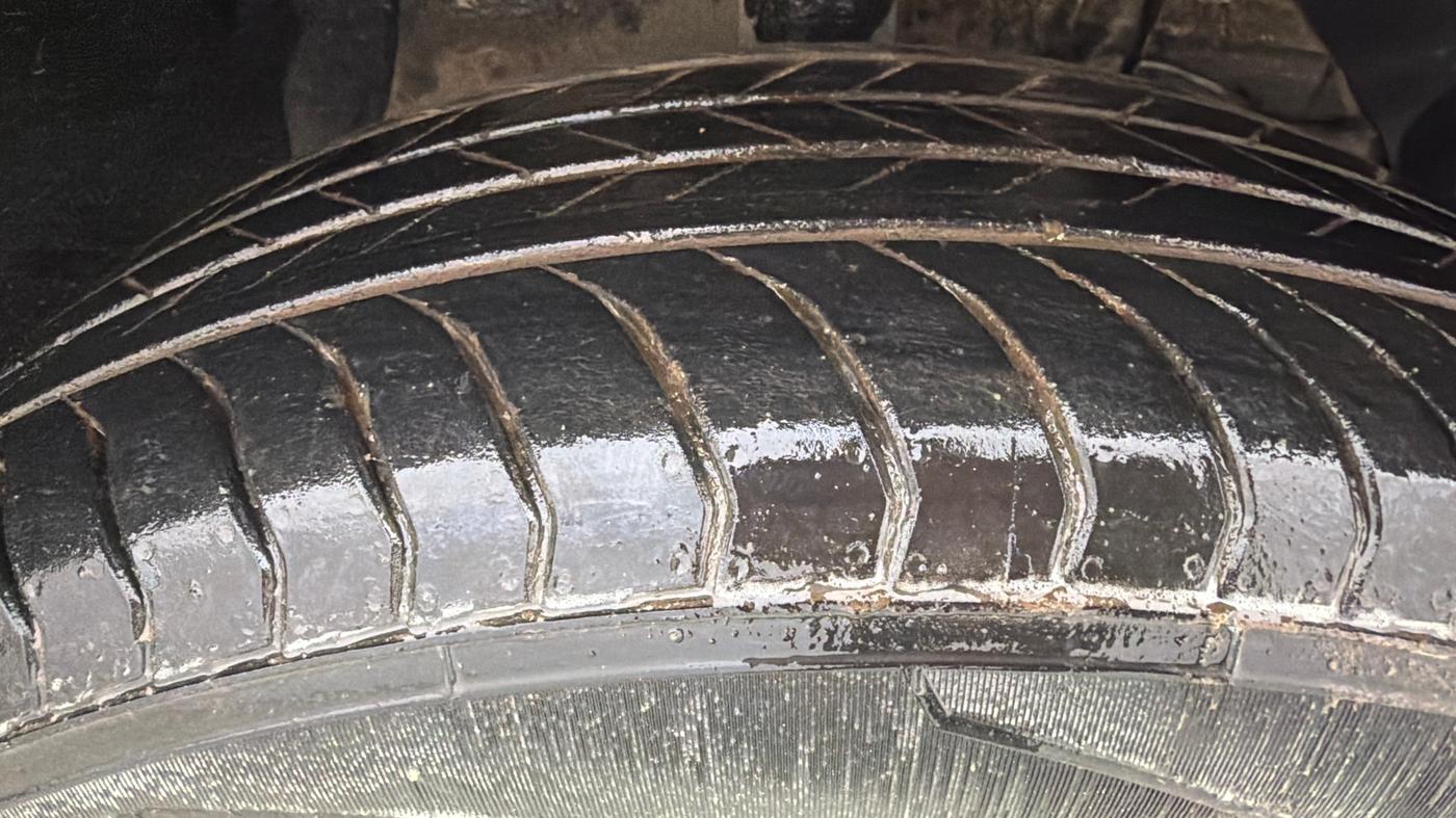2022 Maruti BREZZA LXI, Petrol, Manual, 75,203 km, Right Front Tyre Tread