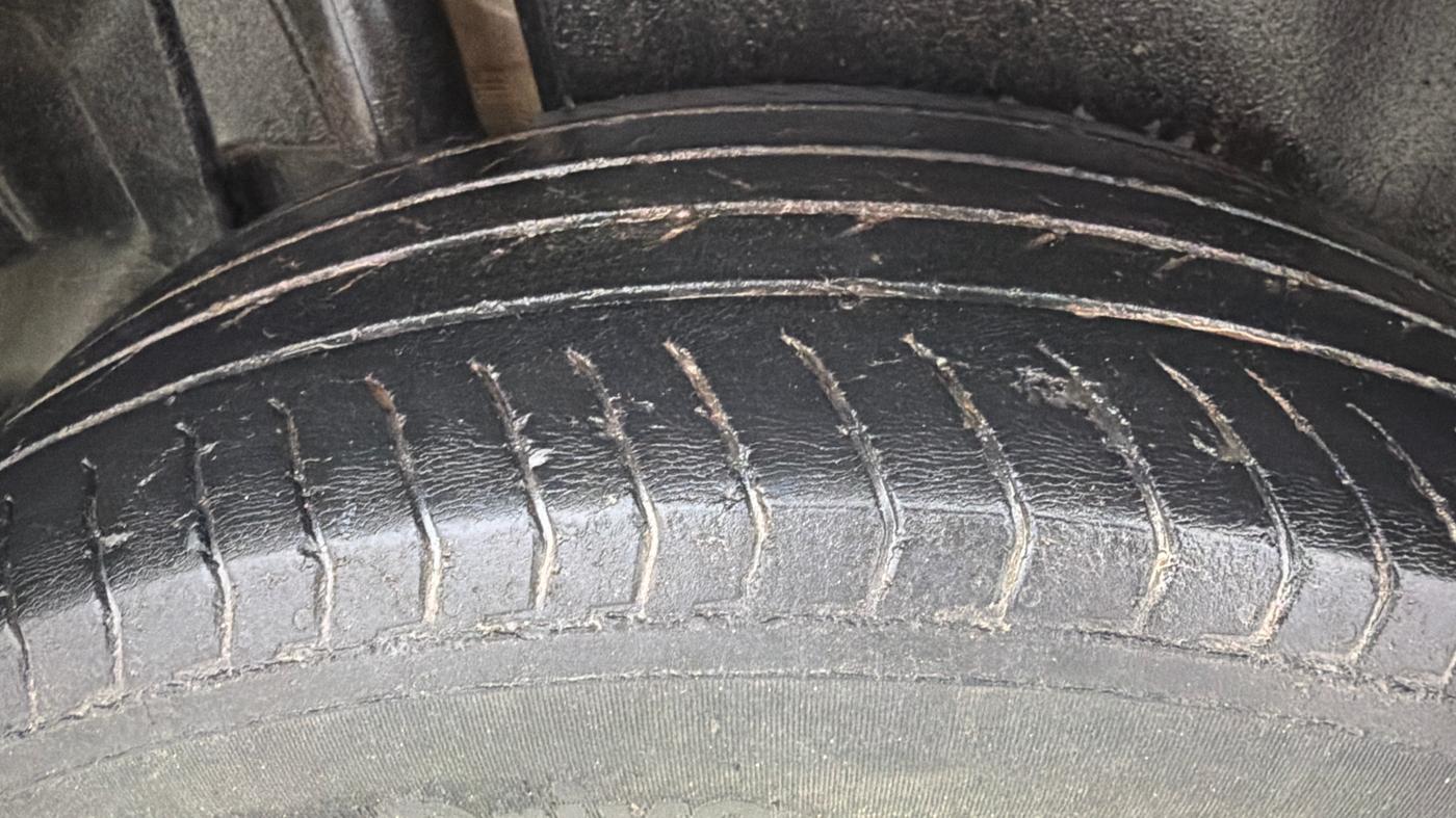 2022 Maruti BREZZA LXI, Petrol, Manual, 75,203 km, Right Rear Tyre Tread