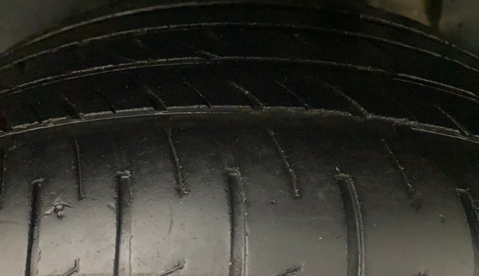 2017 Hyundai Creta S PLUS 1.4 DIESEL, Diesel, Manual, 1,30,442 km, Left Rear Tyre Tread