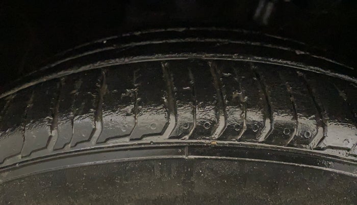 2019 Hyundai VENUE SX PLUS 1.0 TURBO DCT, Petrol, Automatic, 24,143 km, Left Front Tyre Tread