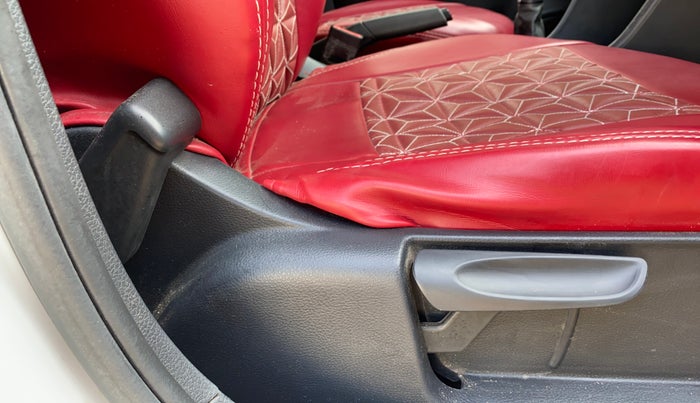 2021 Volkswagen Polo COMFORTLINE 1.0L MPI, Petrol, Manual, 66,725 km, Driver Side Adjustment Panel