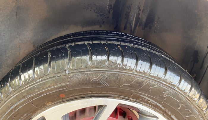 2021 Volkswagen Polo COMFORTLINE 1.0L MPI, Petrol, Manual, 66,725 km, Left Rear Tyre Tread