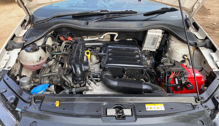 2021 Volkswagen Polo COMFORTLINE 1.0L MPI, Petrol, Manual, 66,725 km, Engine View