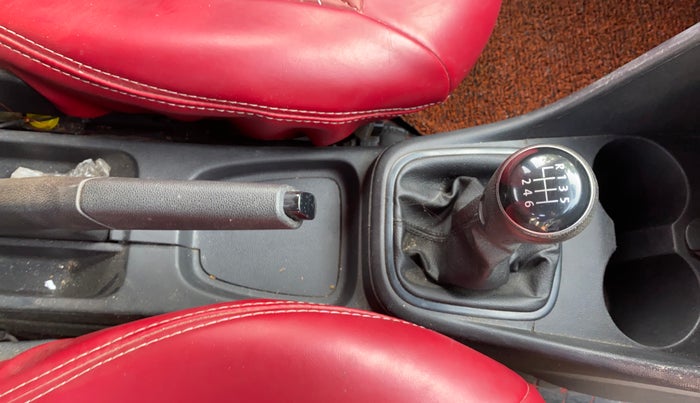 2021 Volkswagen Polo COMFORTLINE 1.0L MPI, Petrol, Manual, 66,725 km, Gear Lever