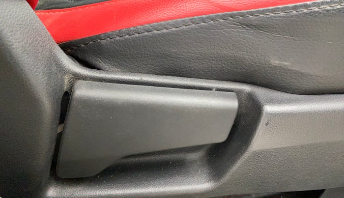 2020 Renault TRIBER RXZ AMT, Petrol, Automatic, 29,884 km, Driver Side Adjustment Panel