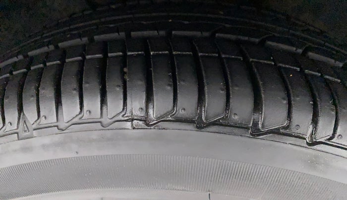 2022 Tata TIAGO NRG XZ AMT, Petrol, Automatic, 5,335 km, Right Front Tyre Tread