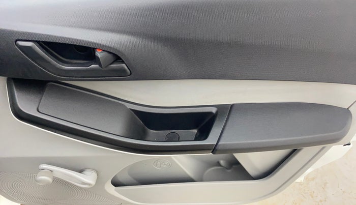 2022 Tata Tiago XE PETROL, Petrol, Manual, 32,634 km, Driver Side Door Panels Control