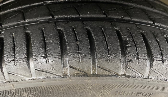 2020 Renault Kwid RXT 1.0 AMT (O), Petrol, Automatic, 40,182 km, Left Front Tyre Tread