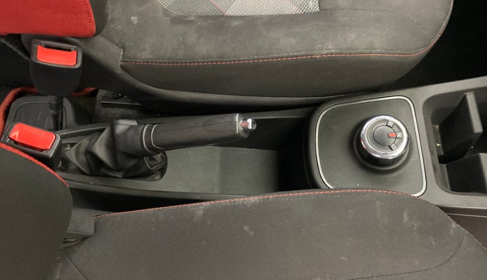 2020 Renault Kwid RXT 1.0 AMT (O), Petrol, Automatic, 40,182 km, Gear Lever