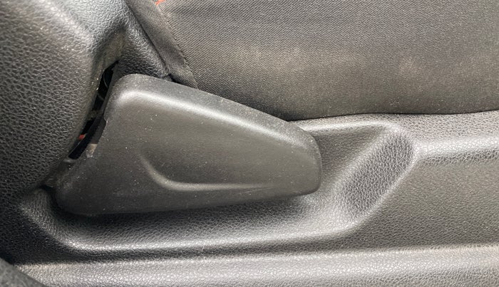 2020 Renault Kwid RXT 1.0 AMT (O), Petrol, Automatic, 40,182 km, Driver Side Adjustment Panel