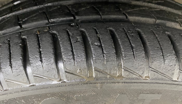 2020 Renault Kwid RXT 1.0 AMT (O), Petrol, Automatic, 40,182 km, Right Front Tyre Tread