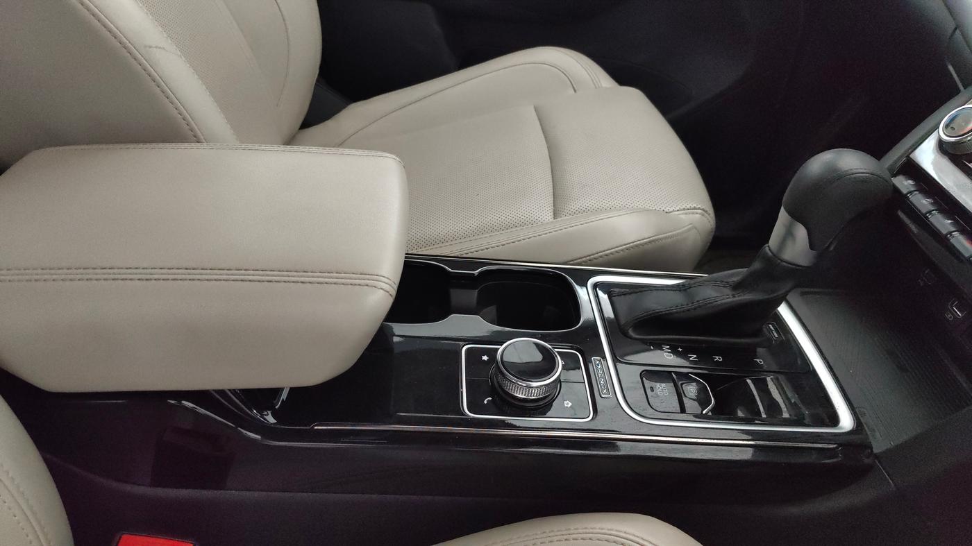 2024 Mahindra XUV700 AX 7 LUXURY D AT 7 STR, Diesel, Automatic, 52,611 km, Gear Lever
