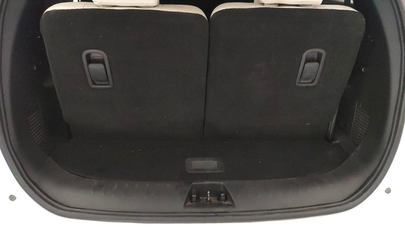 2024 Mahindra XUV700 AX 7 LUXURY D AT 7 STR, Diesel, Automatic, 52,611 km, Boot Inside