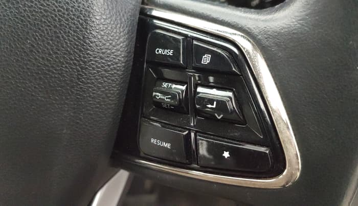 2024 Mahindra XUV700 AX 7 LUXURY D AT 7 STR, Diesel, Automatic, 52,611 km, Adaptive Cruise Control