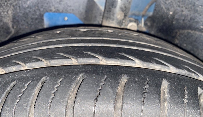 2017 Ford Ecosport TITANIUM 1.5L PETROL, Petrol, Manual, 56,644 km, Left Front Tyre Tread