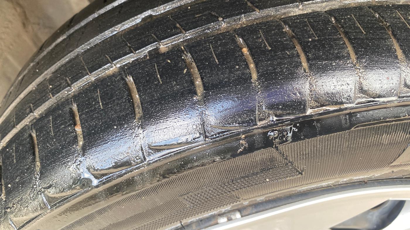 2020 Hyundai VENUE S+ 1.2, Petrol, Manual, 68,138 km, Right Front Tyre Tread