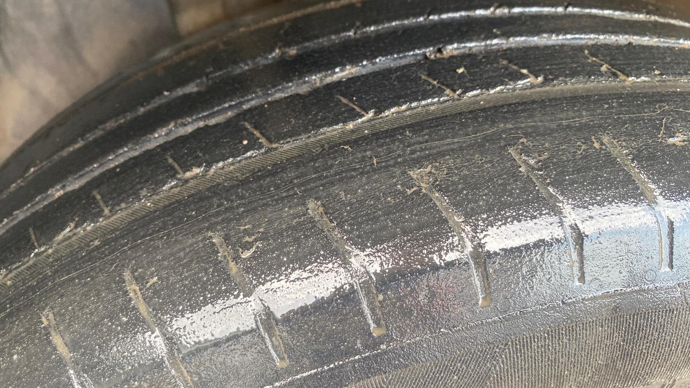 2020 Hyundai VENUE S+ 1.2, Petrol, Manual, 68,138 km, Left Front Tyre Tread