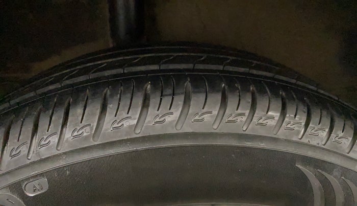 2020 KIA SONET HTX 1.0 IMT, Petrol, Manual, 17,607 km, Right Rear Tyre Tread