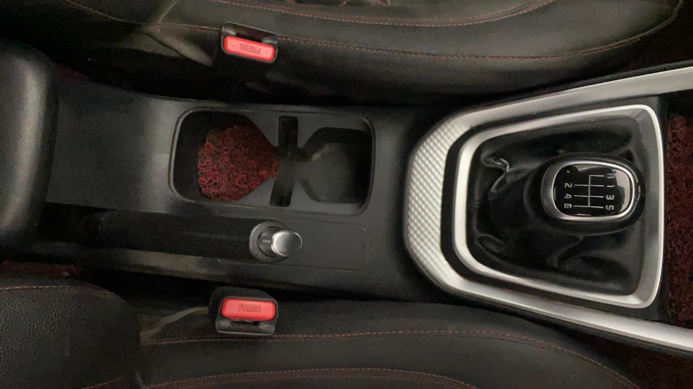 2020 KIA SONET HTX 1.0 IMT, Petrol, Manual, 17,607 km, Gear Lever