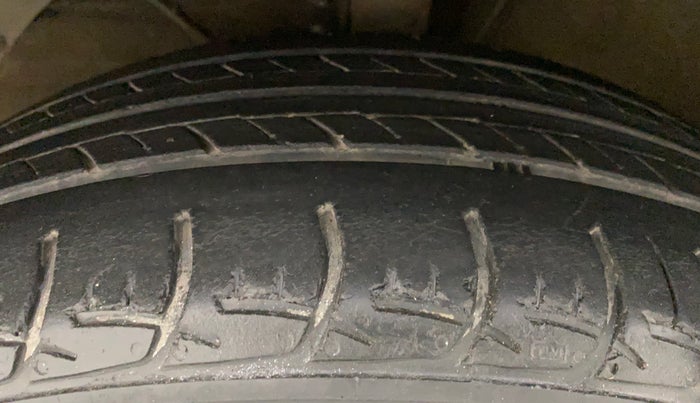 2016 Maruti Baleno DELTA PETROL 1.2, Petrol, Manual, 50,318 km, Left Front Tyre Tread
