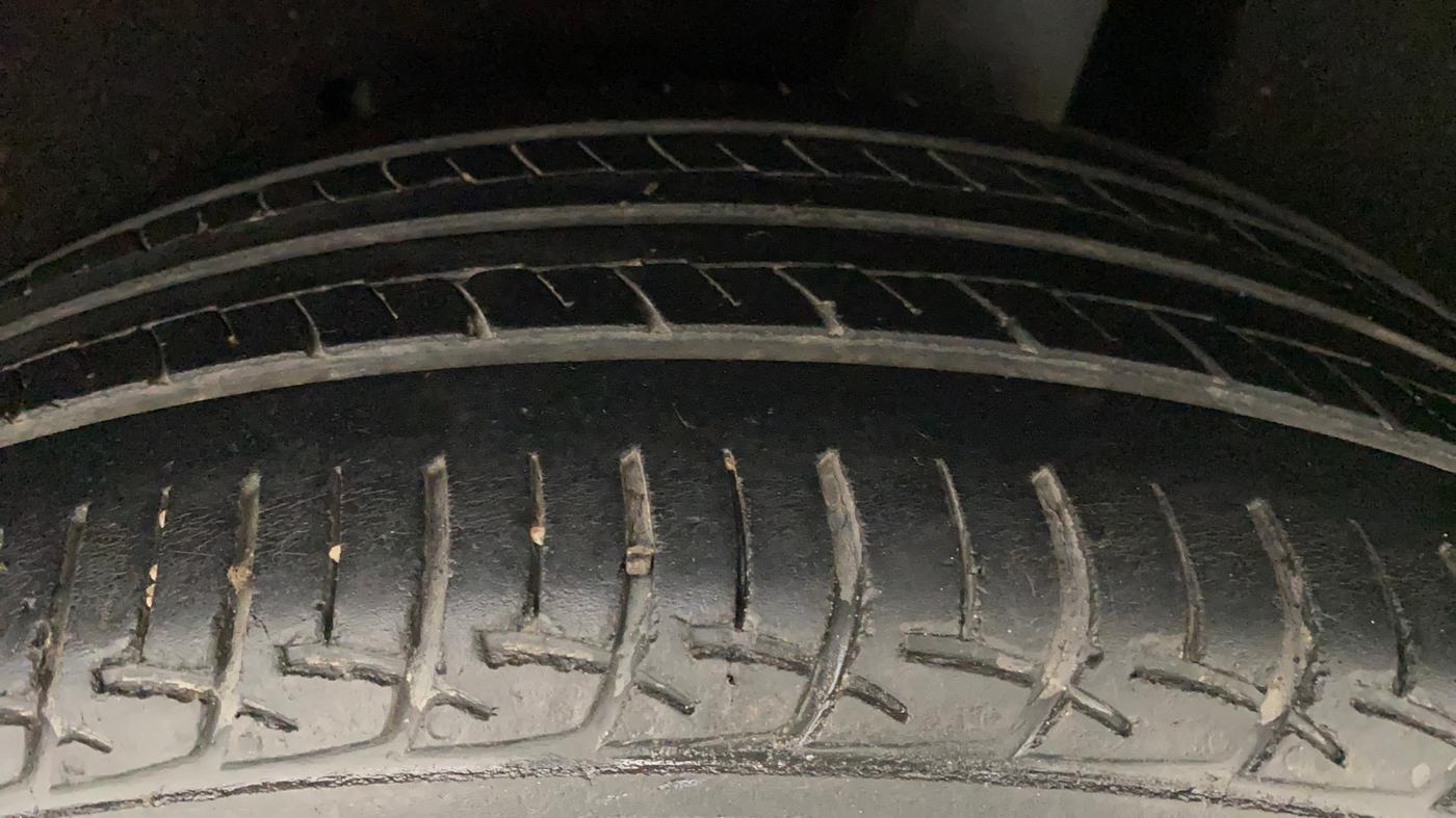 2016 Maruti Baleno DELTA PETROL 1.2, Petrol, Manual, 50,318 km, Left Rear Tyre Tread
