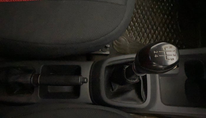 2016 Renault Kwid RXT 1.0, Petrol, Manual, 49,276 km, Gear Lever