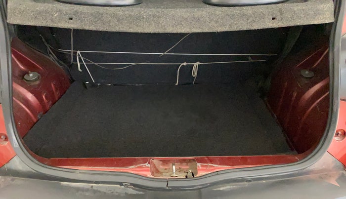 2016 Renault Kwid RXT 1.0, Petrol, Manual, 49,276 km, Boot Inside